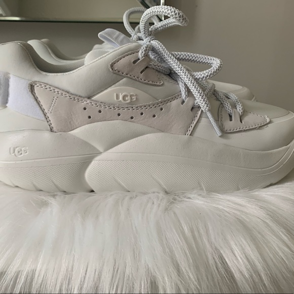 Ugg  Cloud Sneakers - Picture 1 of 4